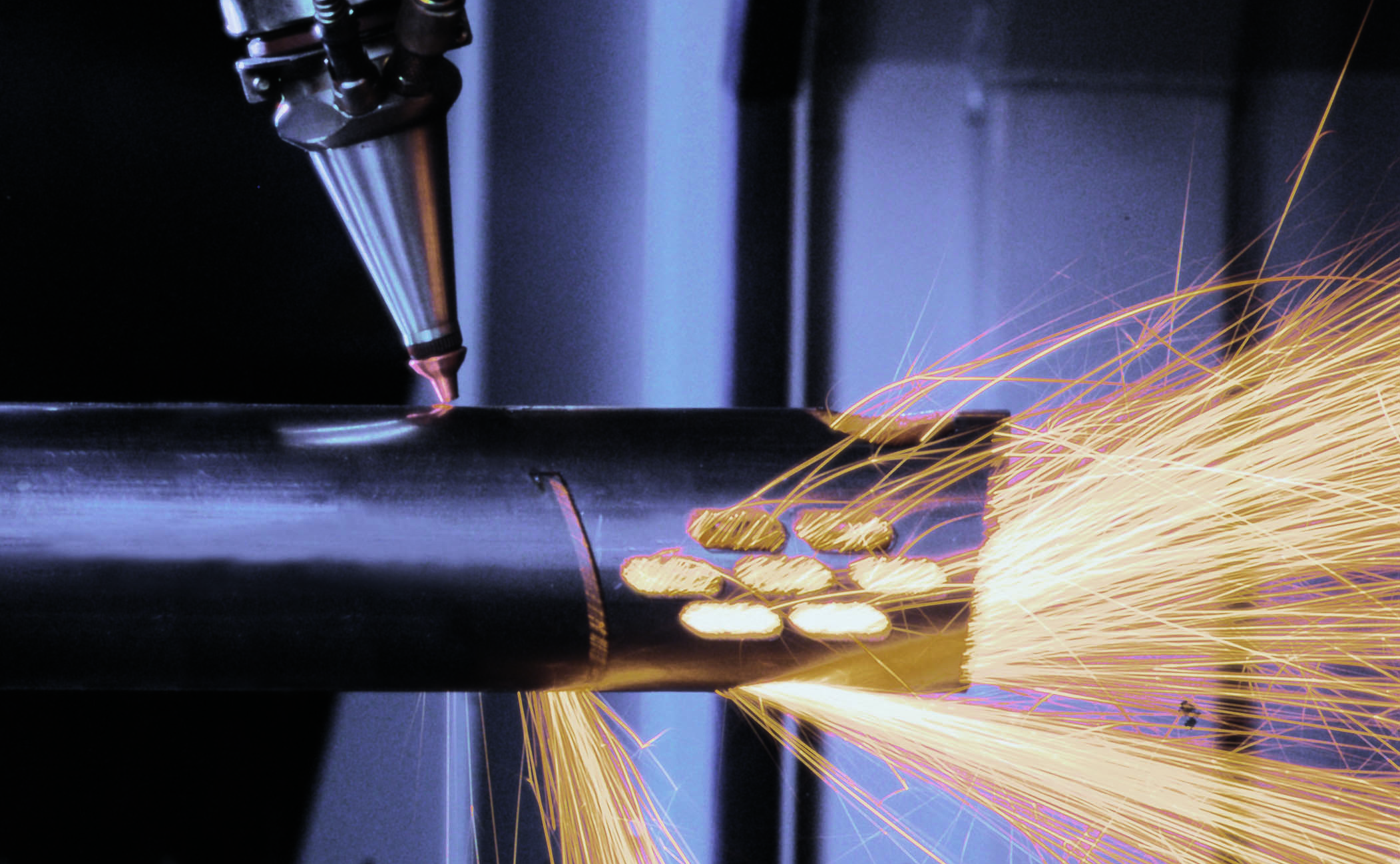 Fiber laser cutting machine for metal pipe