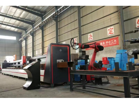 China Robot CNC Plasma Cutter for Sale which can do intersecting wire cutting on middle steel